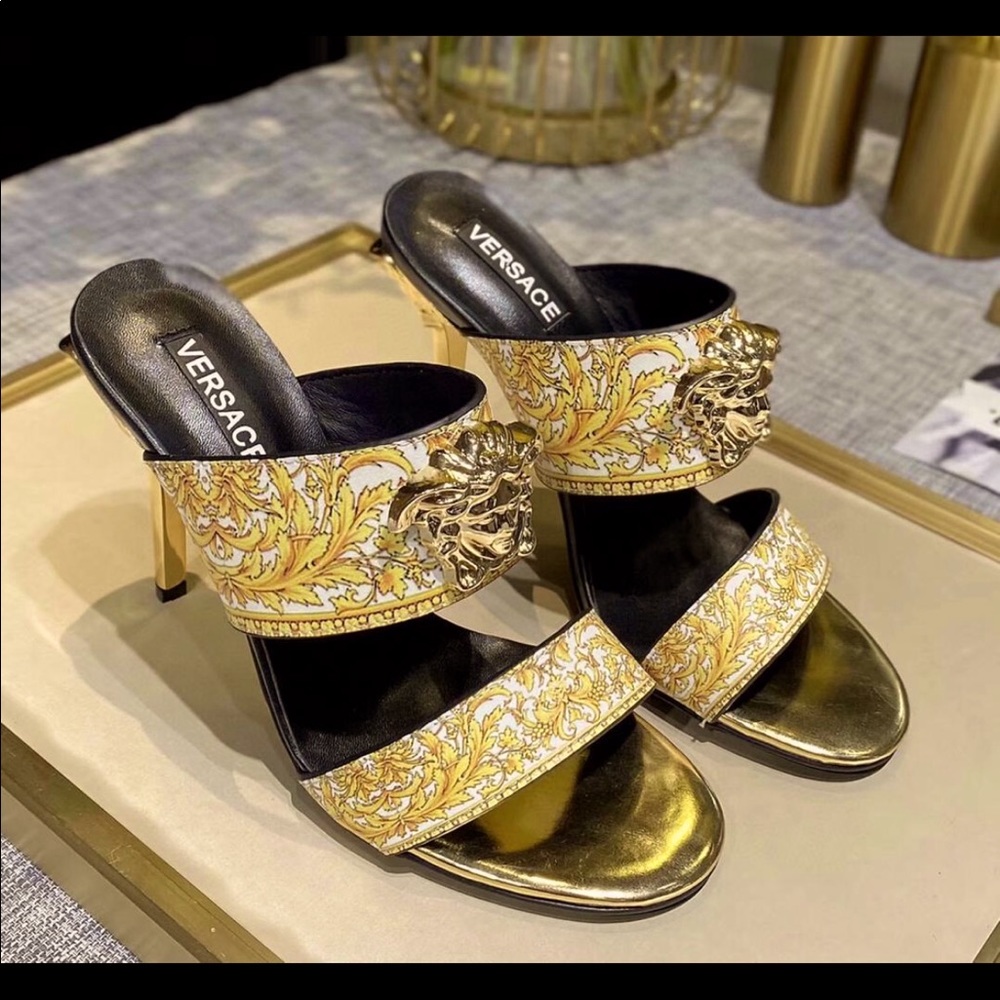 Shoe